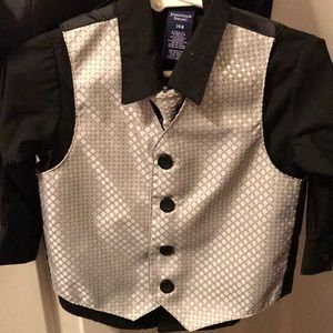 Jonathan strong 4 piece suit 24 months.